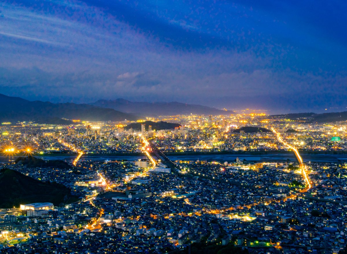 【静岡の夜景】静岡市を見下ろす「朝鮮岩」 静岡最強とも呼び声高い夜景スポットへ突撃